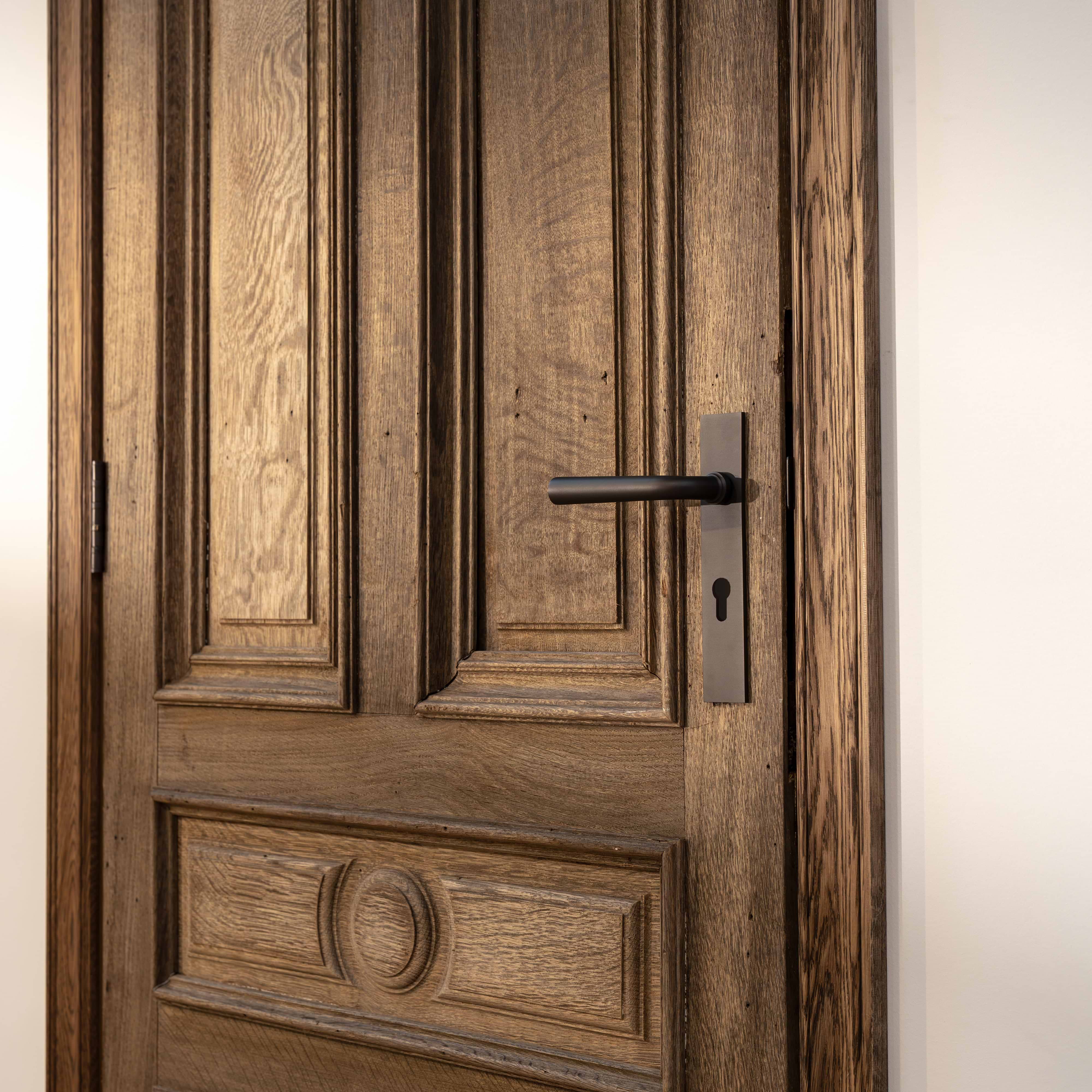 Manillas rusticas para puertas de madera